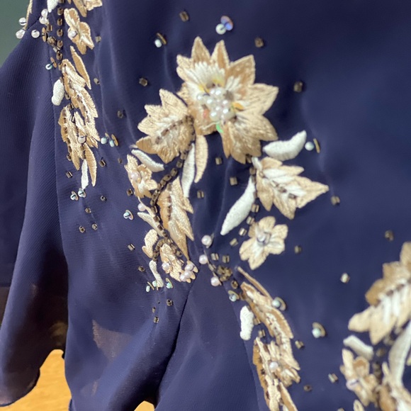 New Party Dress with fancy embroidered accents on bottom size 8 - Picture 7 of 9